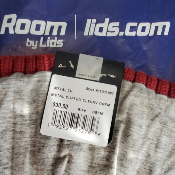 *BRAND NEW* New Era NBA Cleveland Cavaliers Knit - Picture 2 of 3